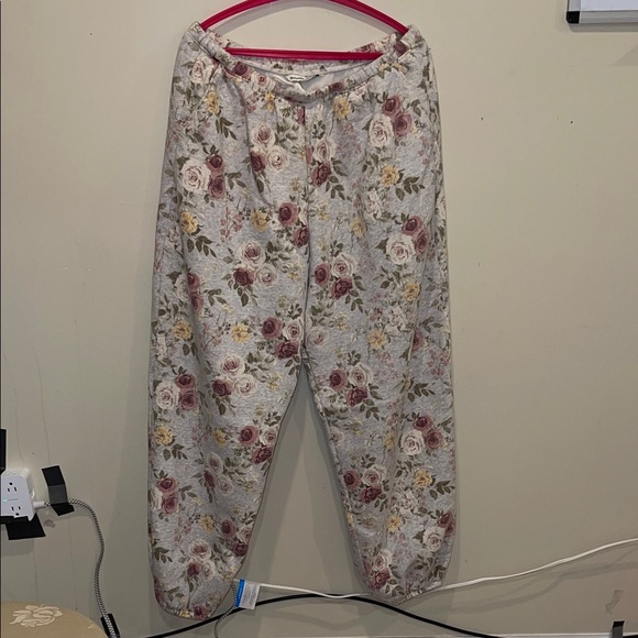 Abercrombie & Fitch Floral Joggers - - Picture 4 of 7